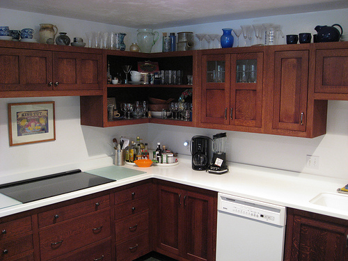 How to choose corner kitchen cabinets