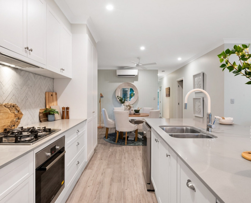 Kitchen Backsplash Ideas for White Cabinets 2025 Guide | Home Art Tile Kitchen and Bath
