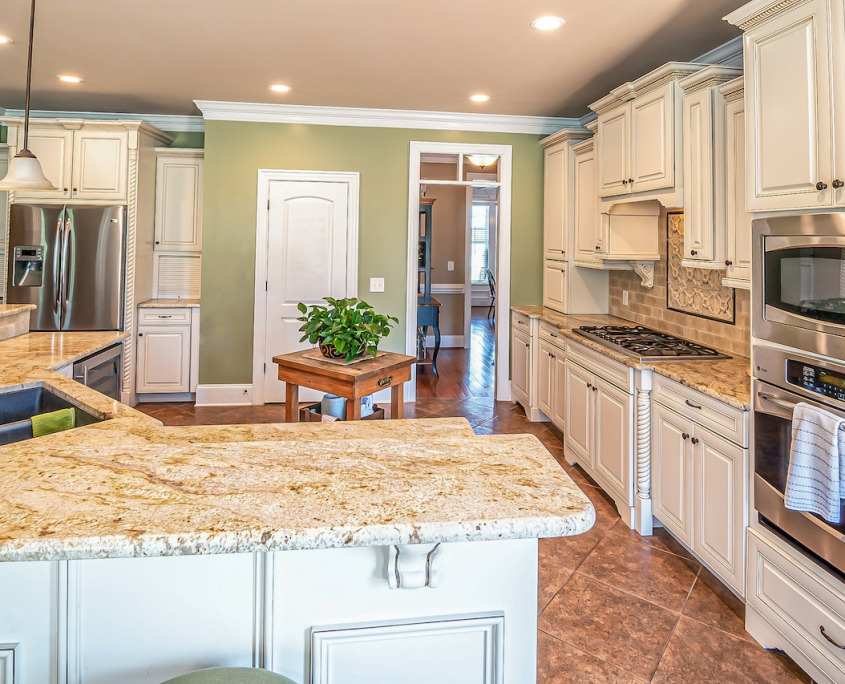 Quartz vs Granite: Which One Is Better For Your Kitchen | Home Art Tile Kitchen and Bath