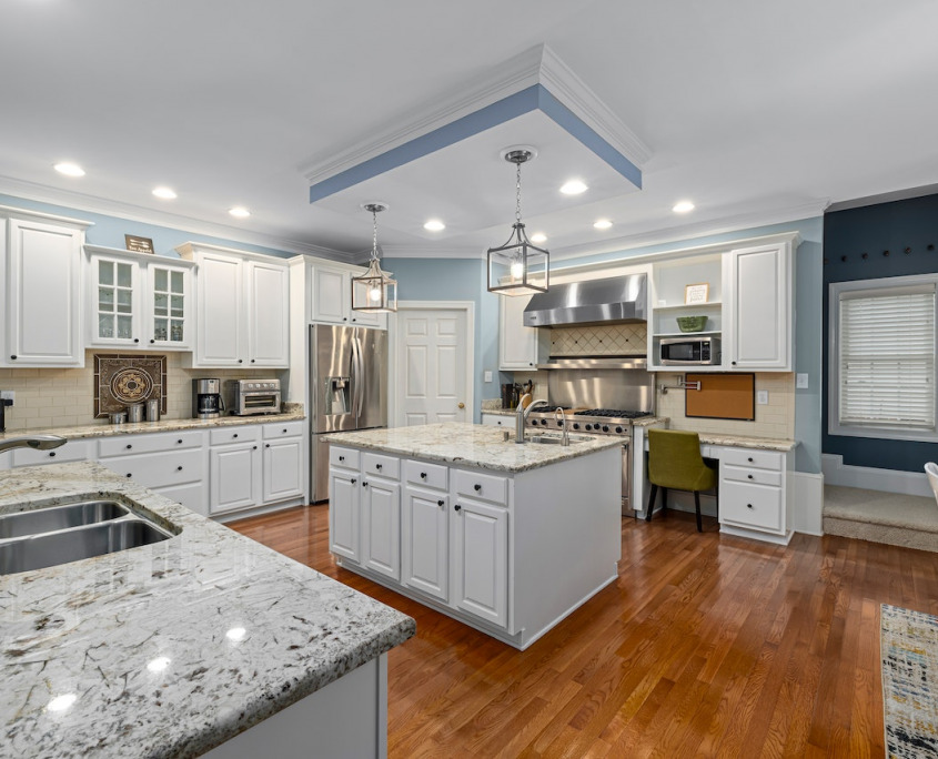 Quartz vs Granite: Which One Is Better For Your Kitchen | Home Art Tile Kitchen and Bath